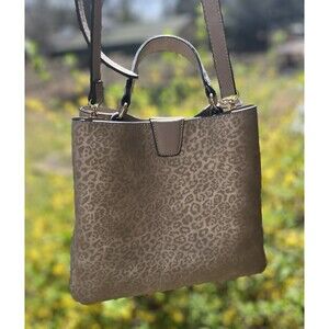 Jen & Co Vegan Cheetah Crossbody Purse Handbag in Light Gold and Tan Brown